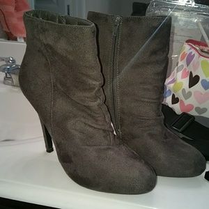 Heeled boots
